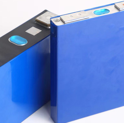 Batteria agli ioni di litio da 50 Ah 48 Volt per carrello da golf da 1,1 kg con caricatore BMS
